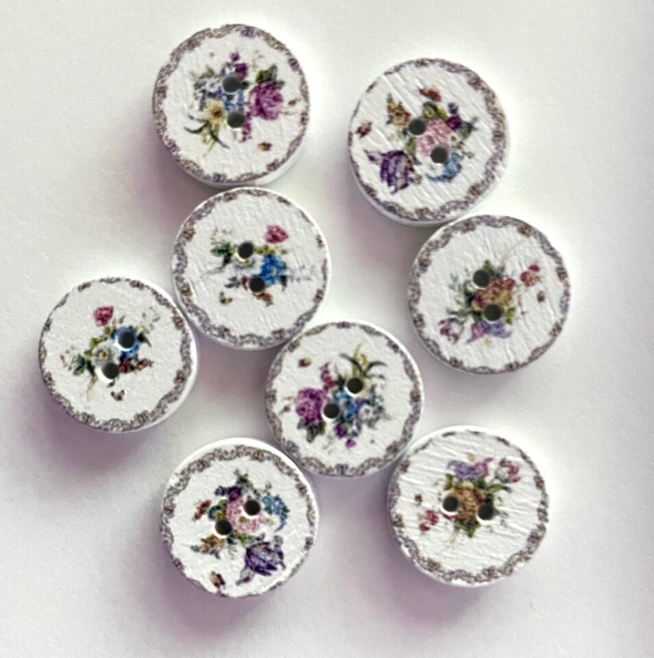 BEYAZ DÜĞME ÇİÇEK 8 ADET 1,5 CM