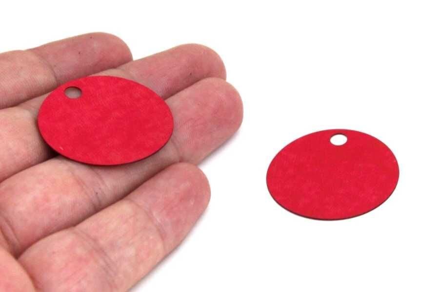 20 mm YUVARLAK MODEL PLASTİK PUL PAYET, NAKIŞ PULU, DÖKME PUL, GENİŞ DELİK ÇANTA PULU, YAN DELİK, KIRMIZI RENK