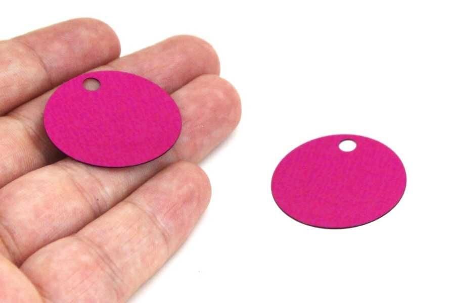 20 mm YUVARLAK MODEL PLASTİK PUL PAYET, NAKIŞ PULU, DÖKME PUL, GENİŞ DELİK ÇANTA PULU, YAN DELİK, FUŞYA RENK